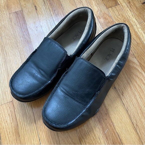 The Children’s Place Boys Slip On Dress Shoes Size 6 Black - Picture 2 of 9